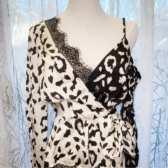 トップス self-portrait LEOPARD PRINTED WRAP TOP Self-Portrait | Tops | Selfportrait Metallic Leopard Wrap